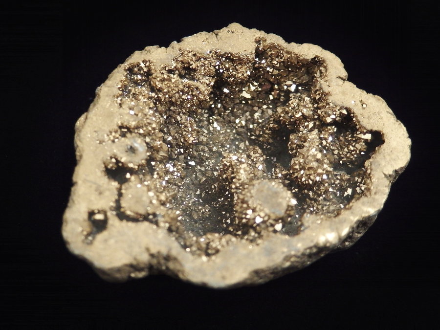 Quartz Crystal (geode 69 gramm) - Quartz Crystal (geode 69 gramm)