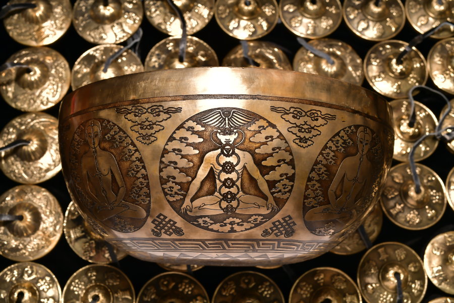 Forged singing bowl "Buthan" BT-130 ( 24,5 cm, Key: C# 139 Hz) - Forged singing bowl "Buthan" BT-130 ( 24,5 cm, Key: C# 139 Hz)