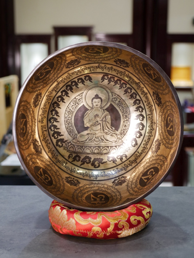 Forged Singing Bowl "LUMBINI" (26cm, key: C# 138Hz) - Forged Singing Bowl "LUMBINI" (26cm, key: C# 138Hz)