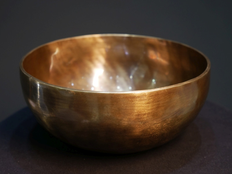 Forged Singing Bowl "Plain antique" (17cm, key: B 245Hz) - Forged Singing Bowl "Plain antique" (17cm, key: B 245Hz)