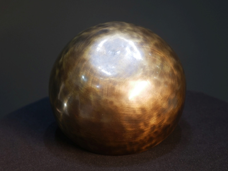 Forged Singing Bowl "Plain antique" (16cm, key: E 329Hz) - Forged Singing Bowl "Plain antique" (16cm, key: E 329Hz)