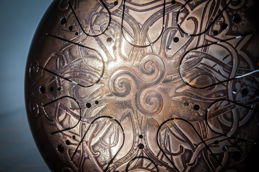 Tank Drum Kosmosky 12" (30 cm) KSY-12 "Triskele" 2-sided / B major; D# minor - Tank Drum Kosmosky 12" (30 cm) KSY-12 "Triskele" 2-sided / B major; D# minor