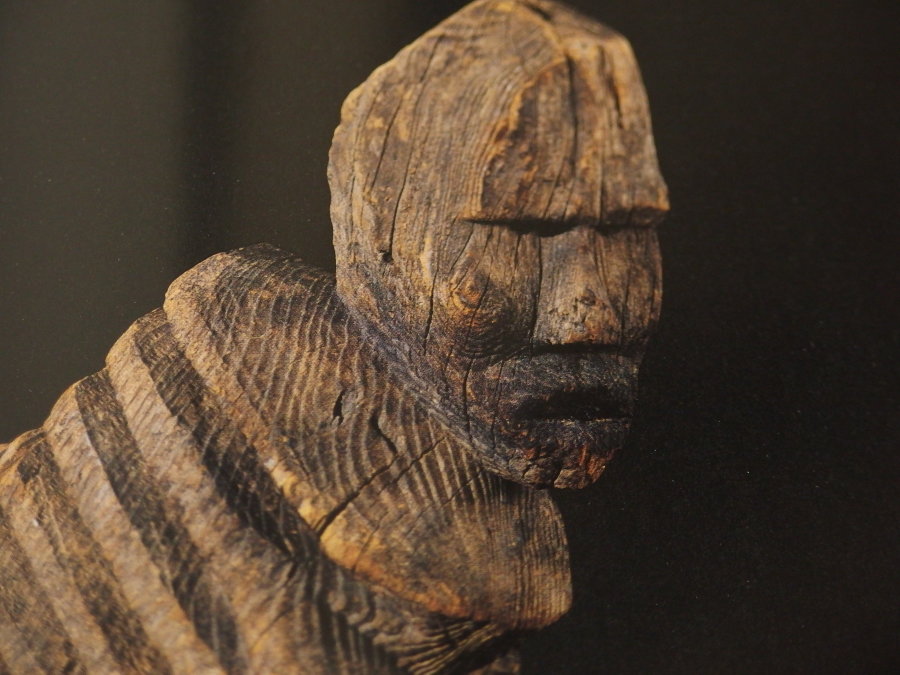 Book: Between the Worlds: Shamanism of the Peoples of Siberia - Book: Between the Worlds: Shamanism of the Peoples of Siberia