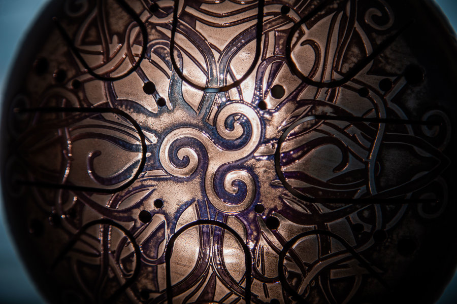 Tank Drum Kosmosky 9" (22 cm) KSY-56 "Triskele" B minor - Tank Drum Kosmosky 9" (22 cm) KSY-56 "Triskele" B minor