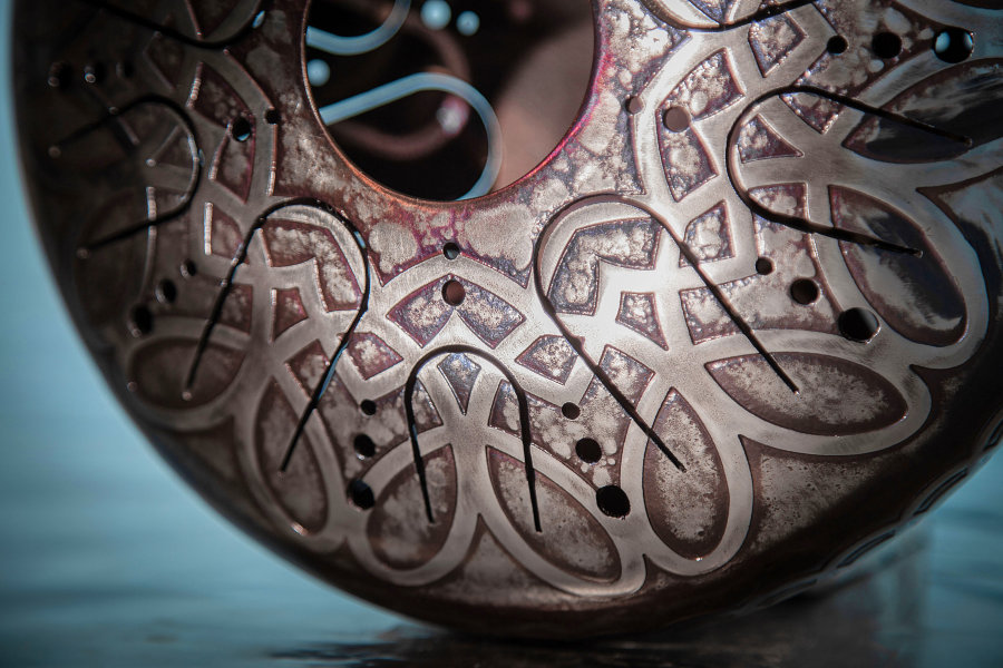 Tank Drum Kosmosky 12" ( 30 cm) KSY-65 "Om in Trefoil" 2-sided / A# major; F minor - Tank Drum Kosmosky 12" ( 30 cm) KSY-65 "Om in Trefoil" 2-sided / A# major; F minor