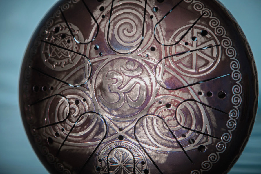 Tank Drum Kosmosky 12" ( 30 cm) KSY-65 "Om in Trefoil" 2-sided / A# major; F minor - Tank Drum Kosmosky 12" ( 30 cm) KSY-65 "Om in Trefoil" 2-sided / A# major; F minor