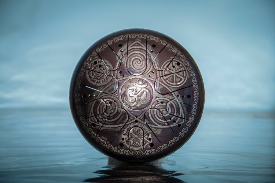 Tank Drum Kosmosky 12" ( 30 cm) KSY-65 "Om in Trefoil" 2-sided / A# major; F minor - Tank Drum Kosmosky 12" ( 30 cm) KSY-65 "Om in Trefoil" 2-sided / A# major; F minor