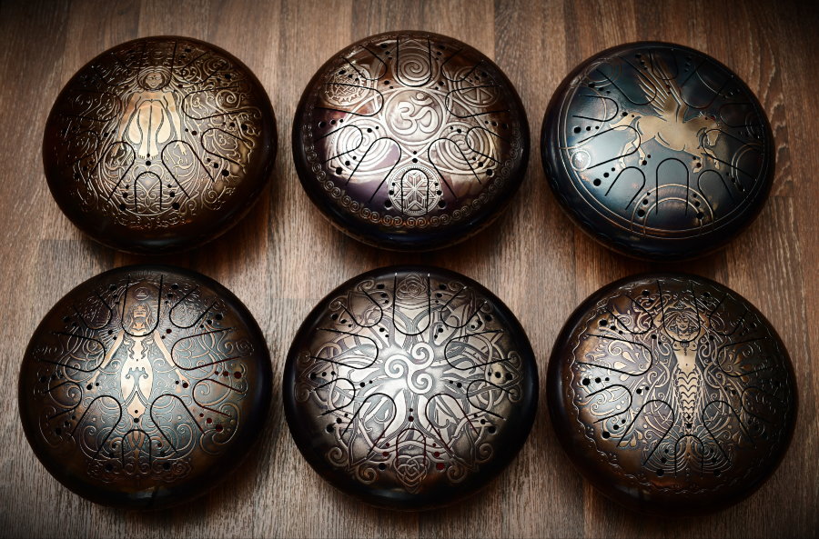 Tank Drum Kosmosky 12" ( 30 cm) KSY-65 "Om in Trefoil" 2-sided / A# major; F minor - Tank Drum Kosmosky 12" ( 30 cm) KSY-65 "Om in Trefoil" 2-sided / A# major; F minor